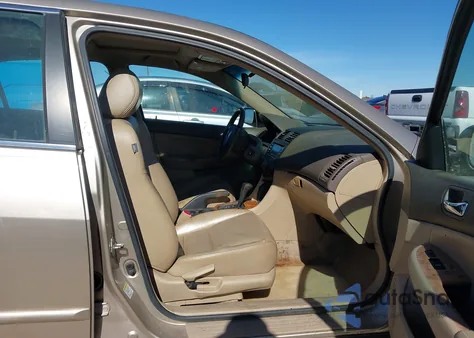 2005 Honda Accord 2.4 Ex from USA, damaged, VIN 1HGCM56855A063366